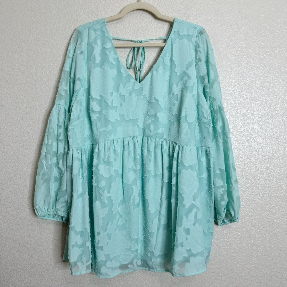 NWT Lane Bryant Light Green Floral Textured Chiffon Long Sleeves Top, Size 14/16